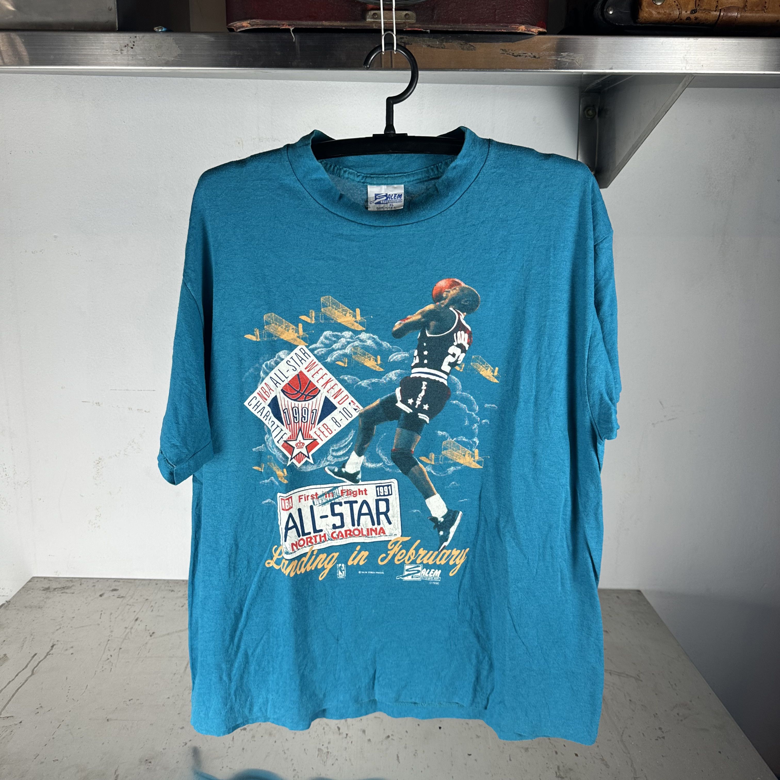 Vintage ​1991 NBA All-Star Weekend Michael Jordan Salem T-shirt Size US XL / EU 56 / 4 - 1 Thumbnail