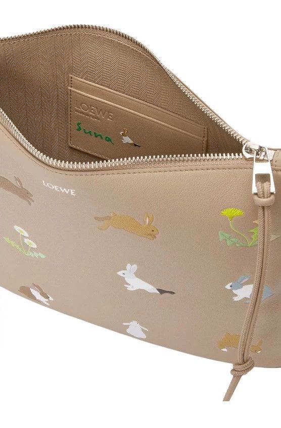 Loewe LOEWE size os The sandy rabbit holds a bag Size ONE SIZE - 3 Thumbnail