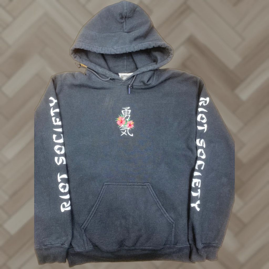 Logo 7 Riot Society Hoodie Small Black Casual Logo Embroidered Floral Japanese #6851 Mens S Pullover Long Sleeve Graphic Print Size US S / EU 44-46 / 1 - 1 Thumbnail