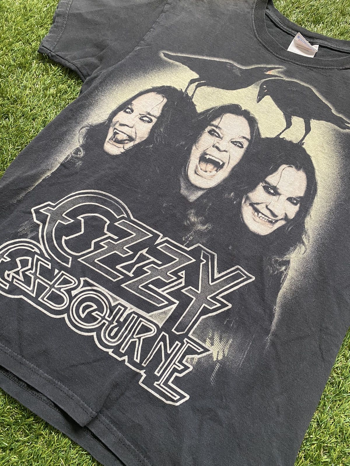 Ozzy Osbourne × Vintage 2010 Ozzy Osbourne North American Tour Band Crows T-Shirt Size US M / EU 48-50 / 2 - 2 Thumbnail