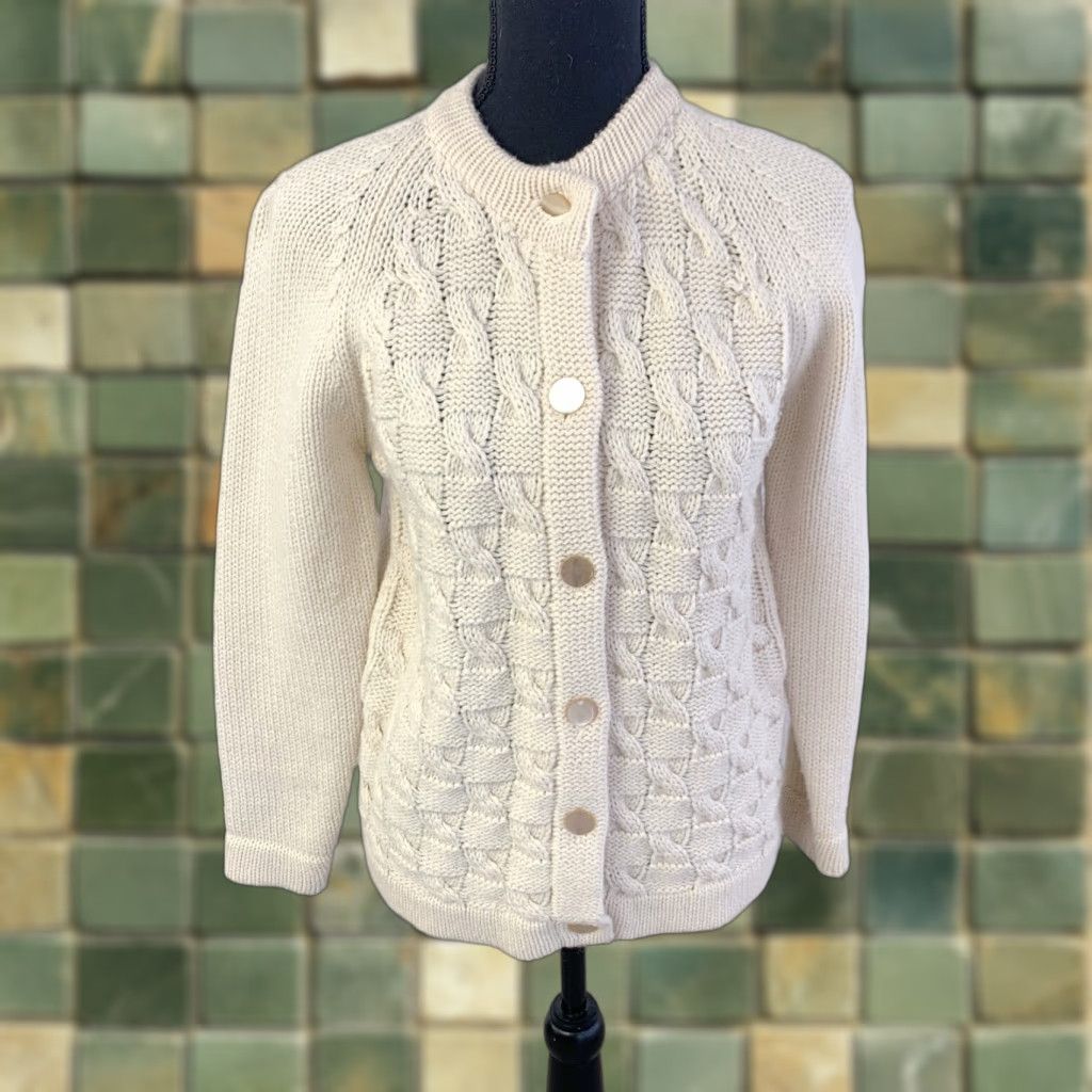 Vintage VINTAGE Beige Acrylic Cardigan Sweater 1960s Rockabilly 36 Women/Mens Size XS / US 0-2 / IT 36-38 - 1 Thumbnail