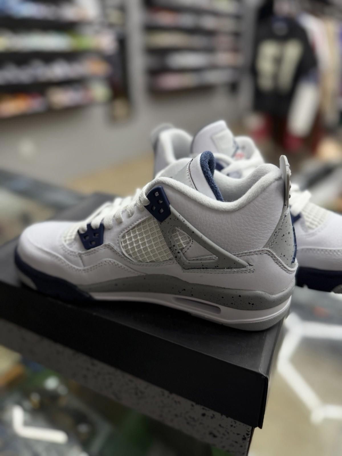 Jordan Brand Jordan 4 Retro Midnight Navy (GS) 408452-140 Size 5.5Y Size US 5.5 / EU 38 - 9 Thumbnail