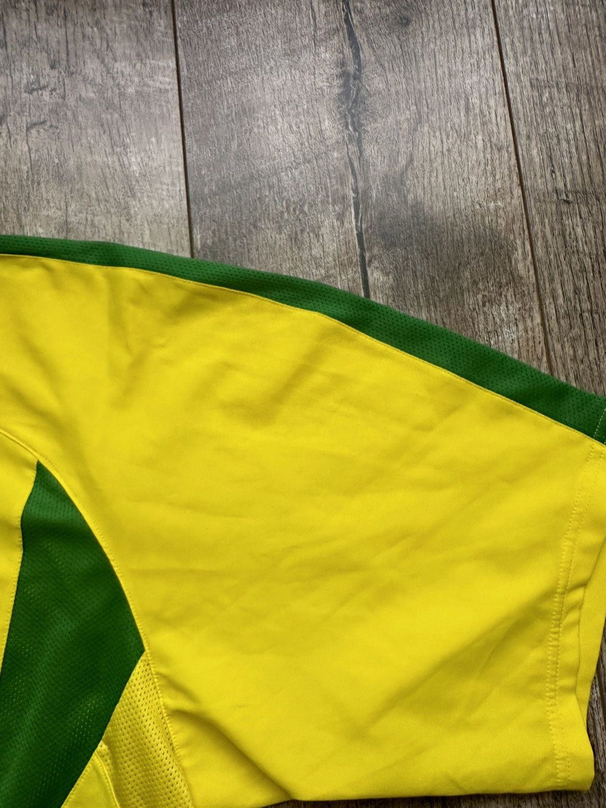 Nike 2002 Nike Brazil World Cup Home Soccer Jersey Size US XL / EU 56 / 4 - 13 Thumbnail