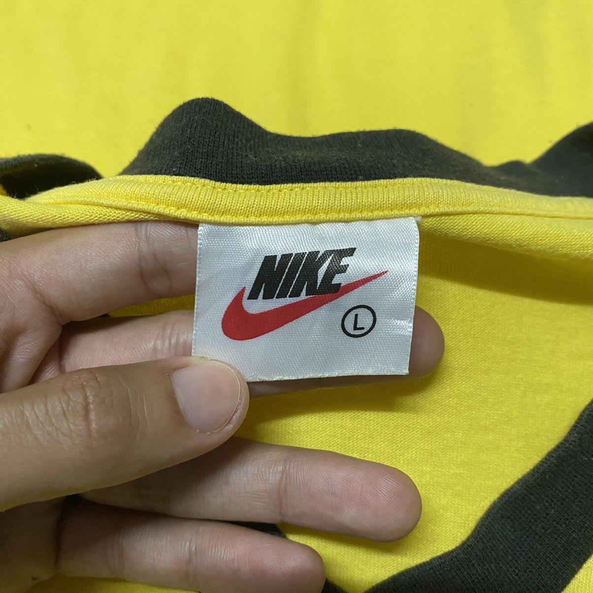 Nike × Vintage Vintage 90’s Nike Center Logo T Shirt Size US M / EU 48-50 / 2 - 4 Thumbnail