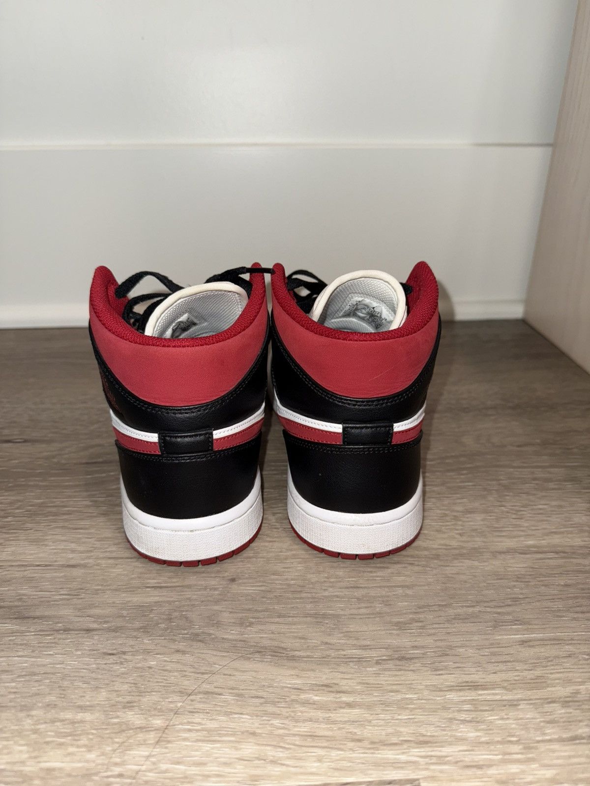 Jordan Brand × Nike Air Jordan 1 Mid Black Gym Red Size US 8 / EU 41 - 4 Thumbnail