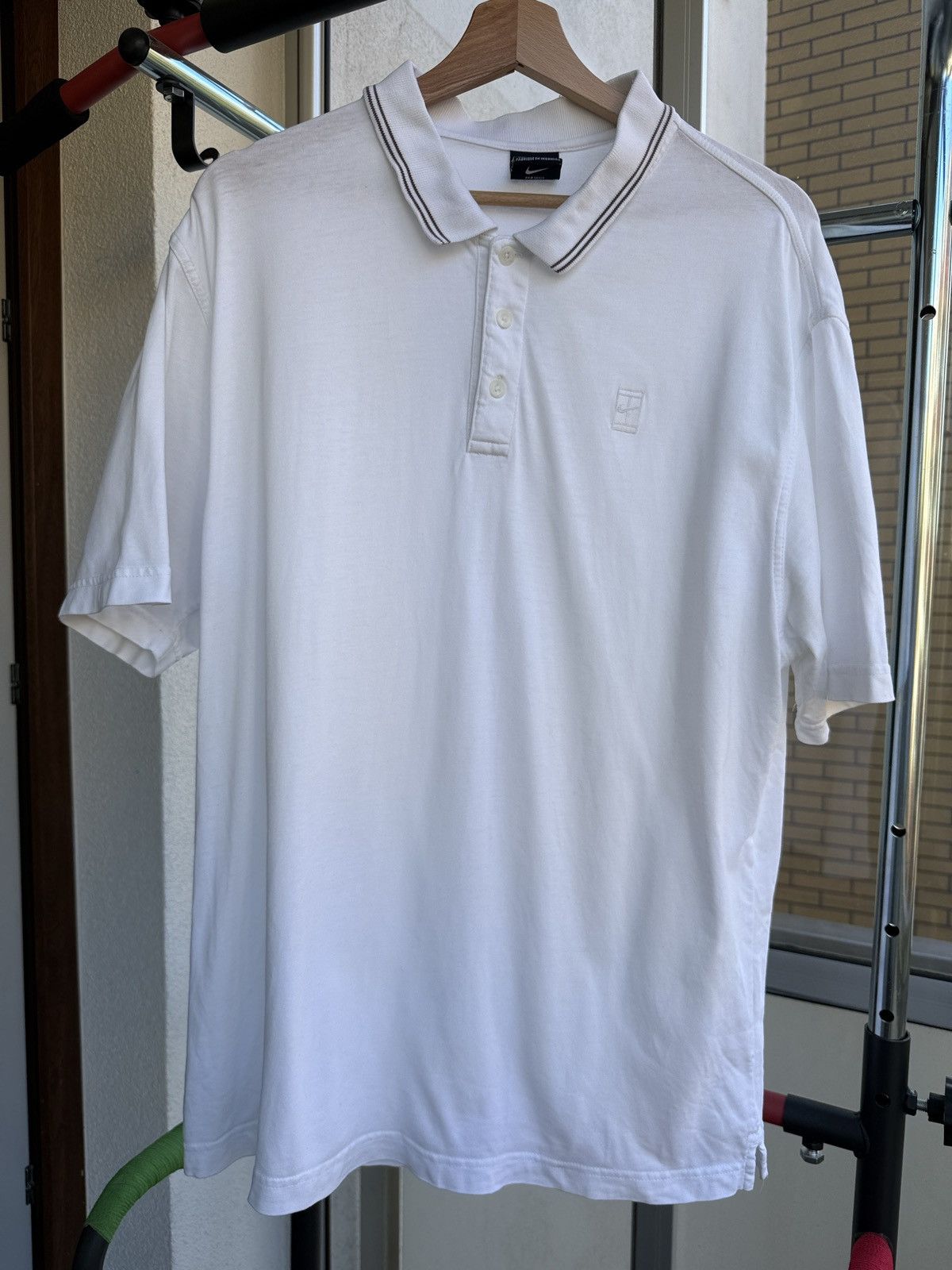 Nike Vintage Nike Tennis Court Polo Shirt White Logo Size US L / EU 52-54 / 3 - 1 Thumbnail