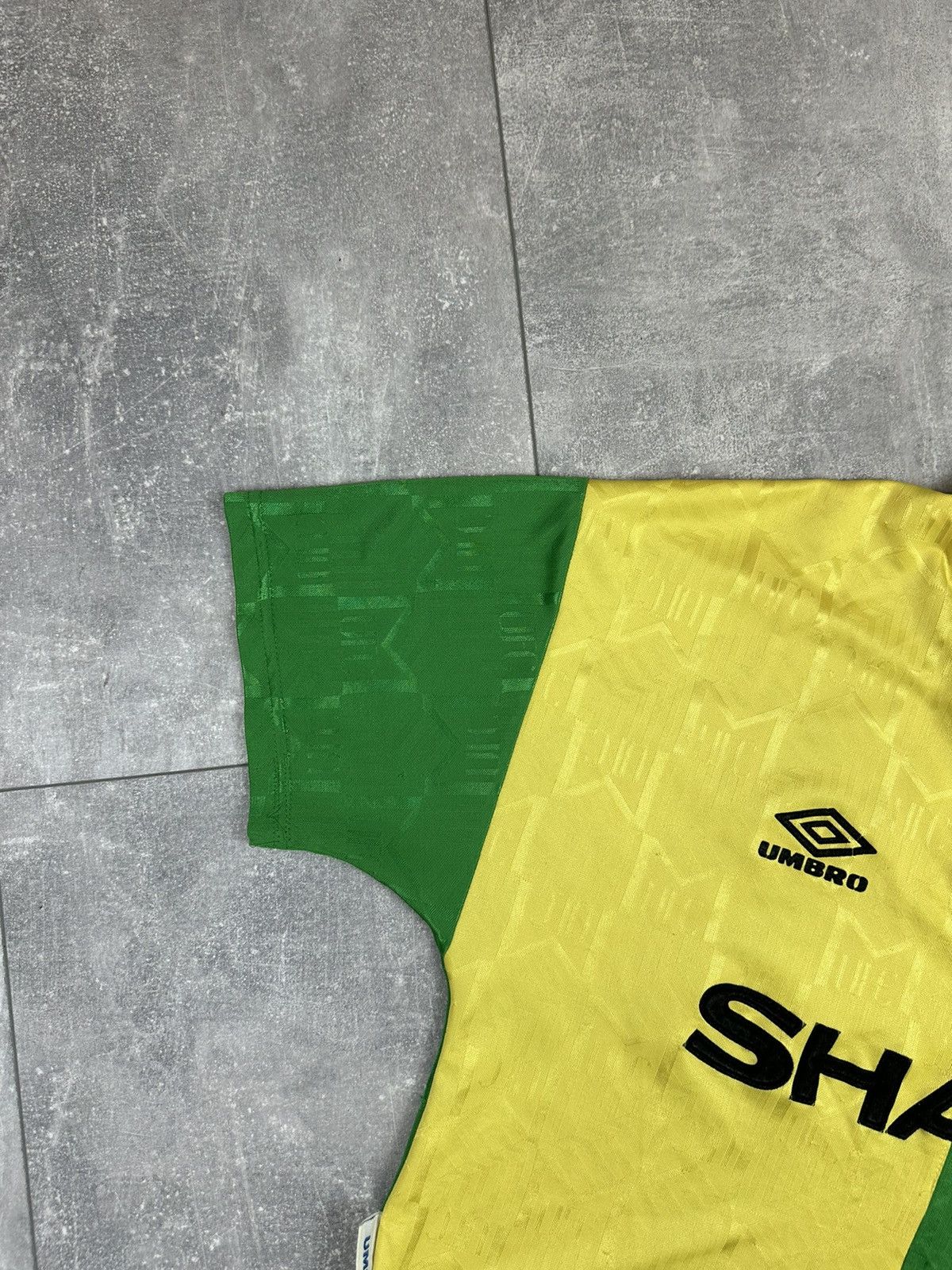 Umbro Umbro Manchester United FC 1992/94Away Soccer Jersey Size US M / EU 48-50 / 2 - 19 Thumbnail