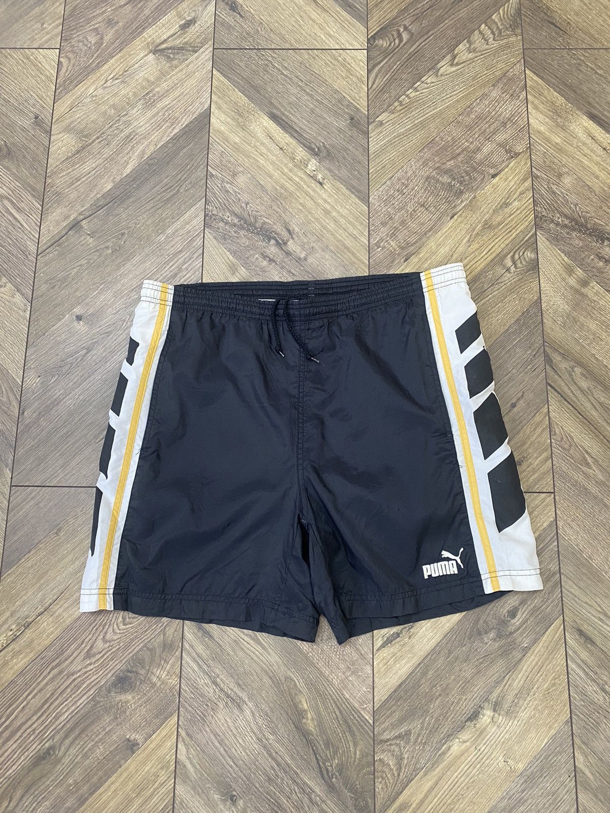 Puma × Vintage Vintage Puma 90s style Shorts Size US 32 / EU 48 - 1 Thumbnail