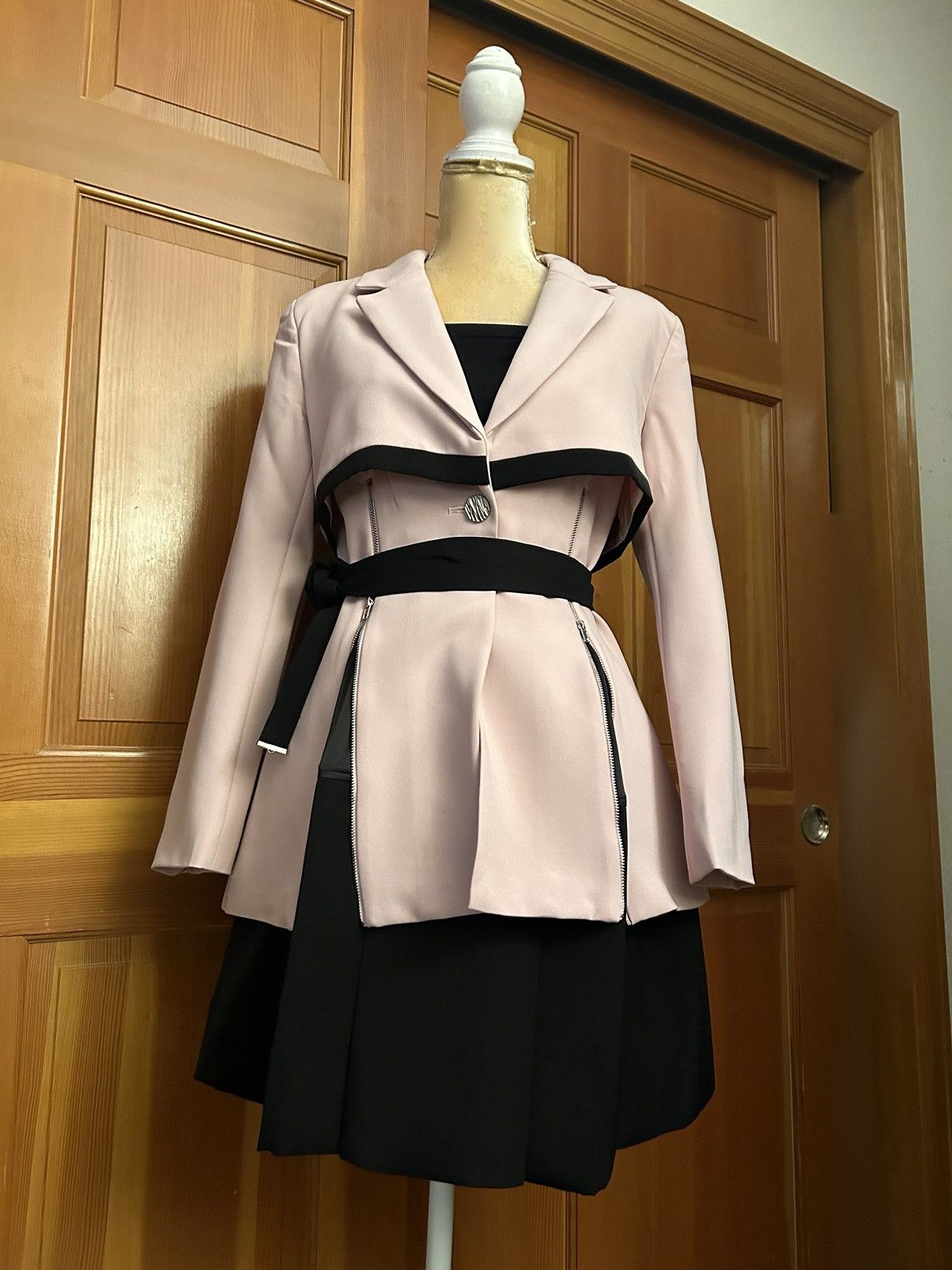 Designer × Other NWT, Lavishly Paris Pink Long Sleeve Skirt Suit Dress. Size M / US 6-8 / IT 42-44 - 12 Thumbnail