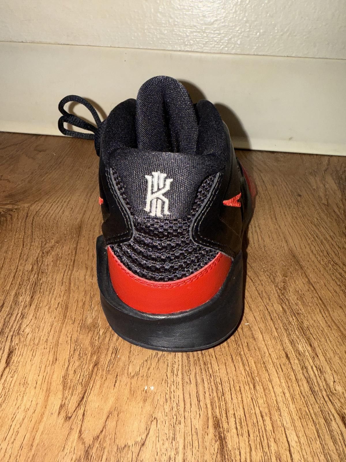 Nike Nike Kyrie Infinity Bred (Gs) Size US 5 / EU 37 - 7 Thumbnail