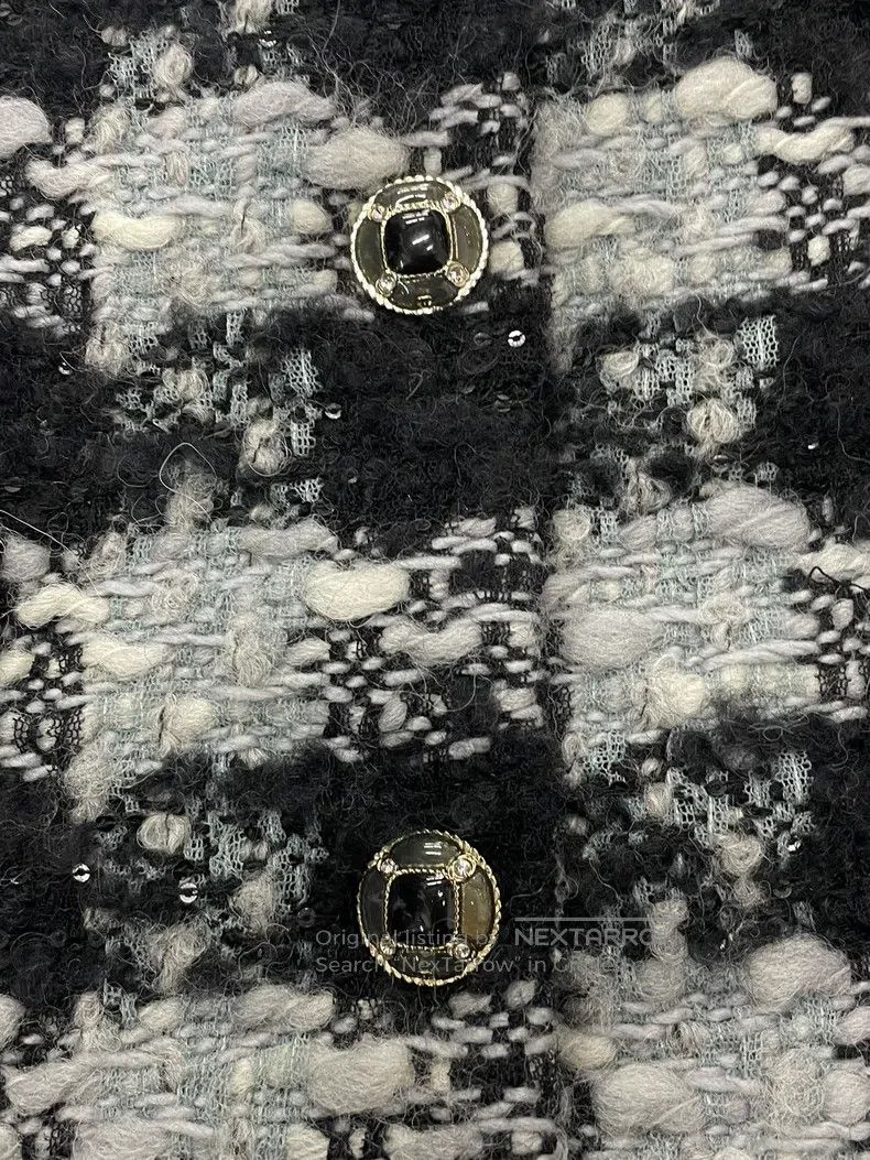 Chanel Chanel Gray colour-matched sequin tweed plaid vest Size XS / US 0-2 / IT 36-38 - 2 Thumbnail