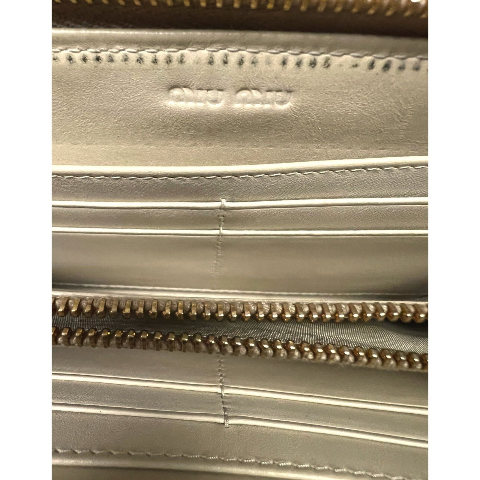 Miu Miu Miu Miu Leather Cream Crocodile Embossed Clutch Wallet $995 Size ONE SIZE - 3 Thumbnail