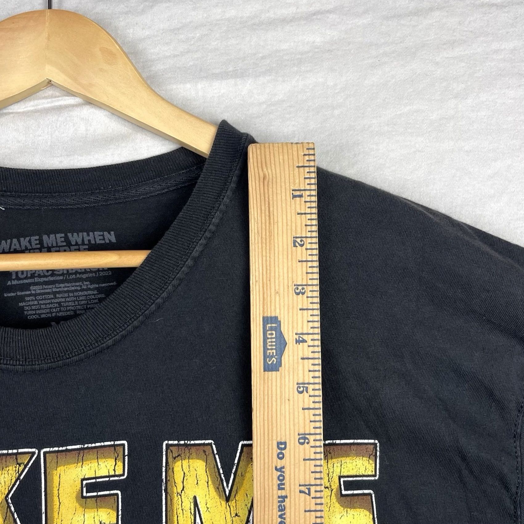 Vintage Tupac Shirt Mens XL Black 2pac Wake Me When Im Free Rap Tee Museum 90s Hip Hop Music T-Shirt Mens XL Black Size US XL / EU 56 / 4 - 4 Thumbnail