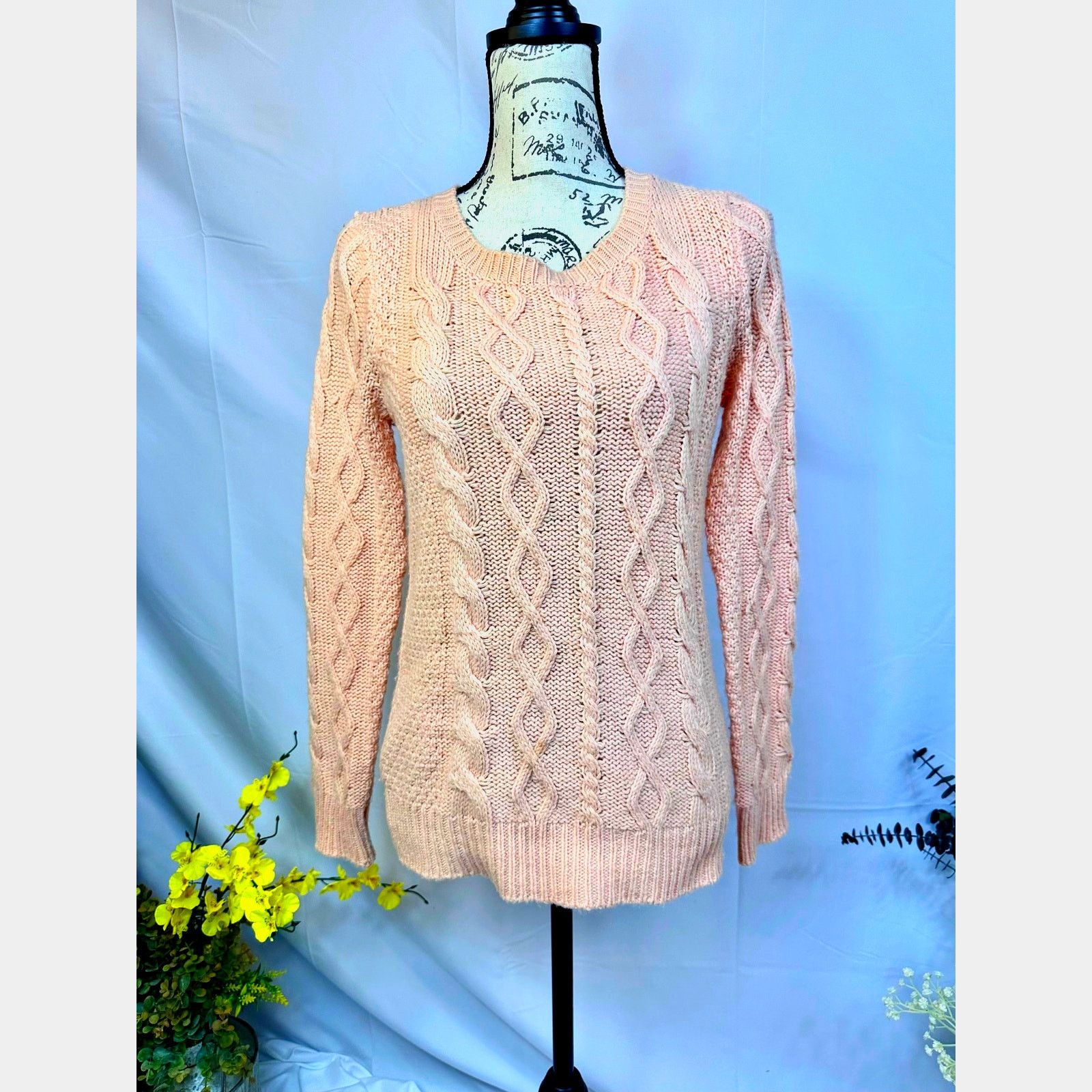 Forever 21 Forever 21 Pink/Coral Cable Knit Sweater Long Sleeves size S Size S / US 4 / IT 40 - 2 Thumbnail