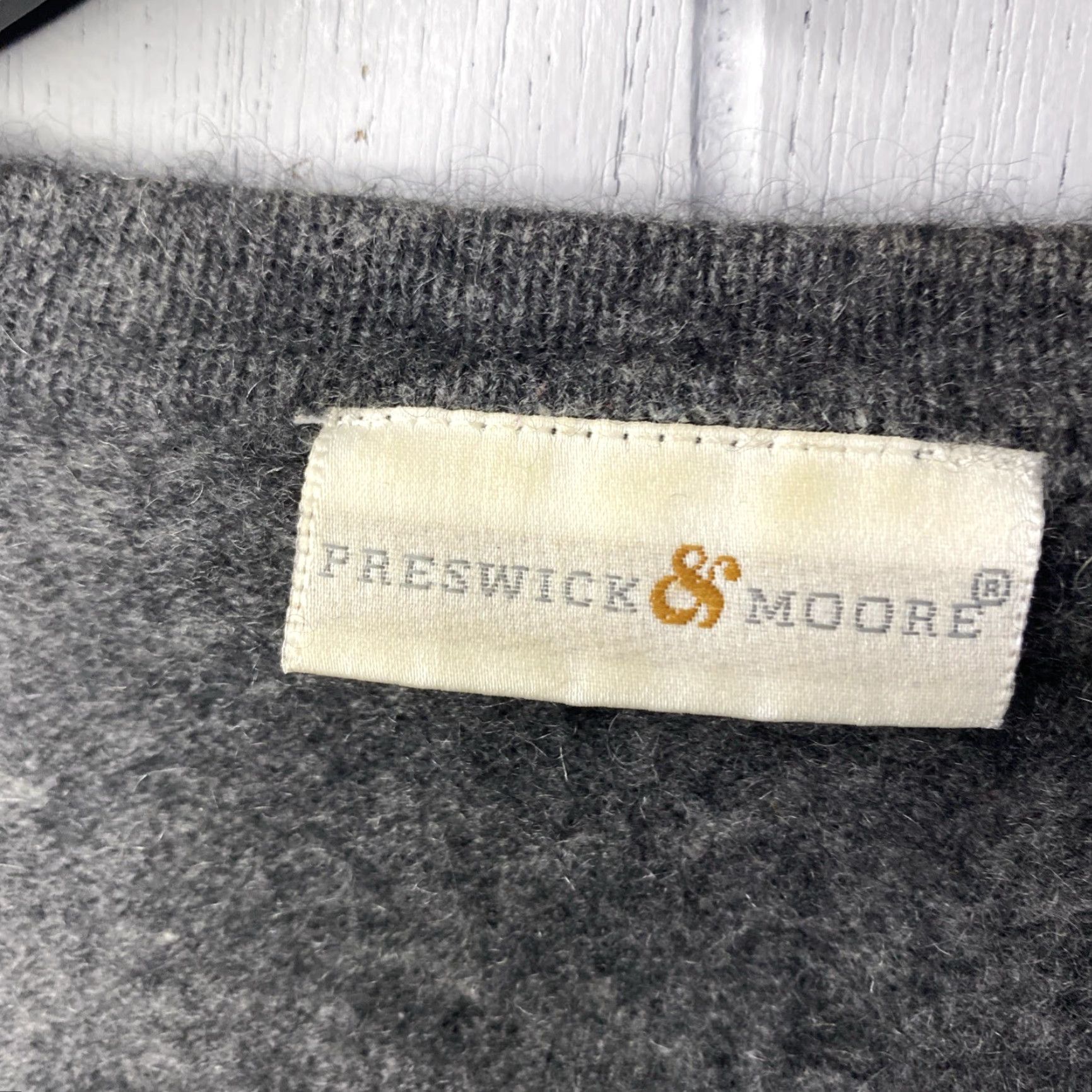 Vintage VINTAGE Preswick & Moore 100% Cashmere Sweater Womens L Gray Crew Neck Long Sleeve Pullover Knit Lightweight Size L / US 10 / IT 46 - 4 Thumbnail