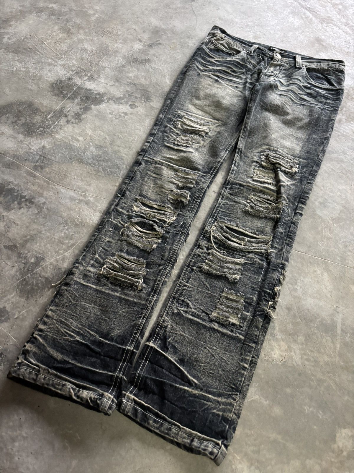Hysteric Glamour DISTRESSED LOWBOX WHISKERED WASH JAPANESE DENIM SLIM GRUNGE Size US 31 - 11 Thumbnail