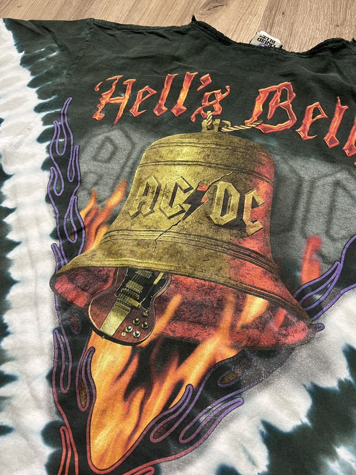 AC/DC × Band Tees × Liquid Blue Vintage 90s Liquid Blue Ac/Dc Tie Dye flame Hells Balls tee Size US M / EU 48-50 / 2 - 5 Thumbnail