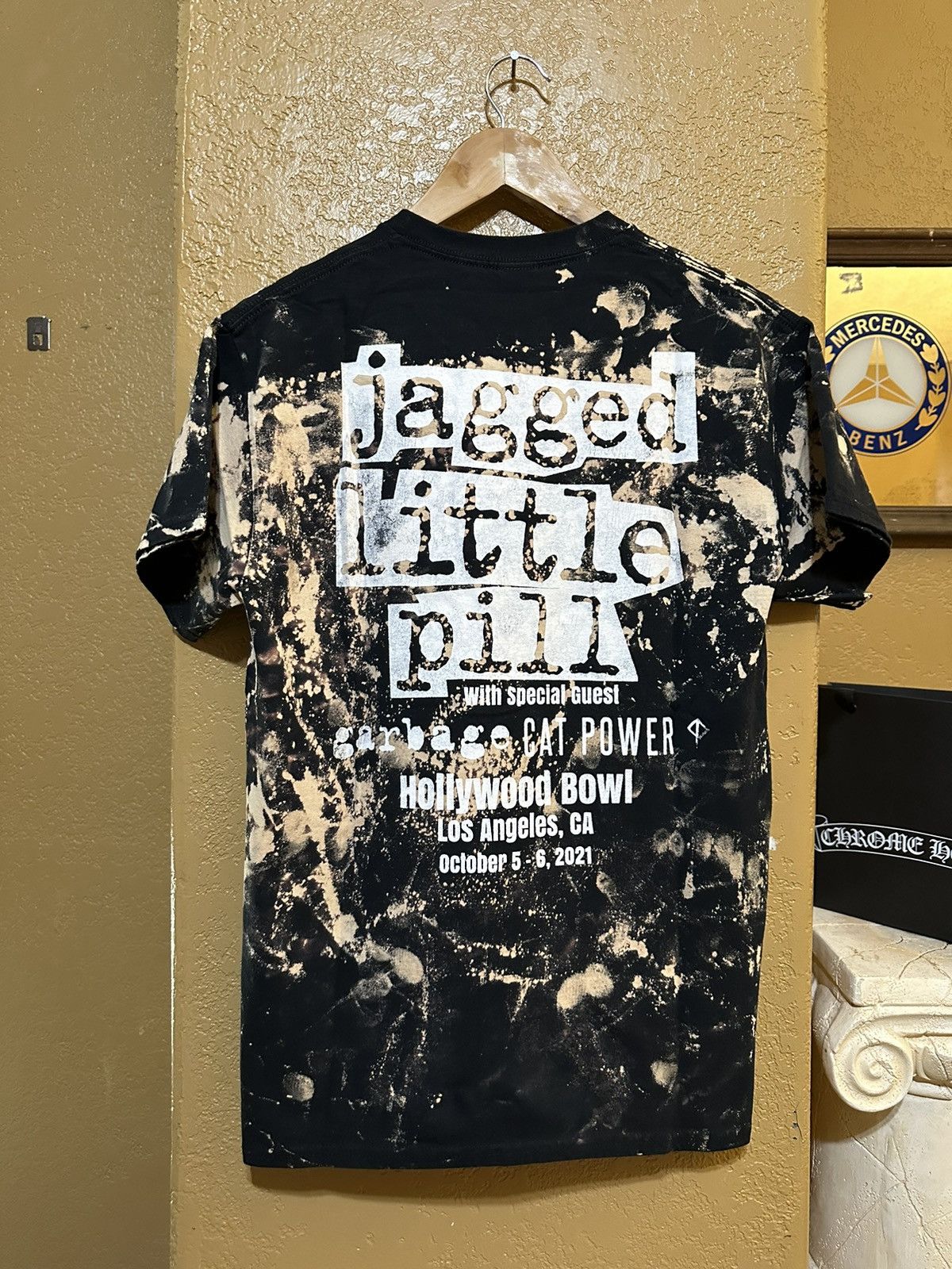 Band Tees Alanis Morissette Jagged Little Pill Garbage Cat Power Tee Size US M / EU 48-50 / 2 - 2 Thumbnail