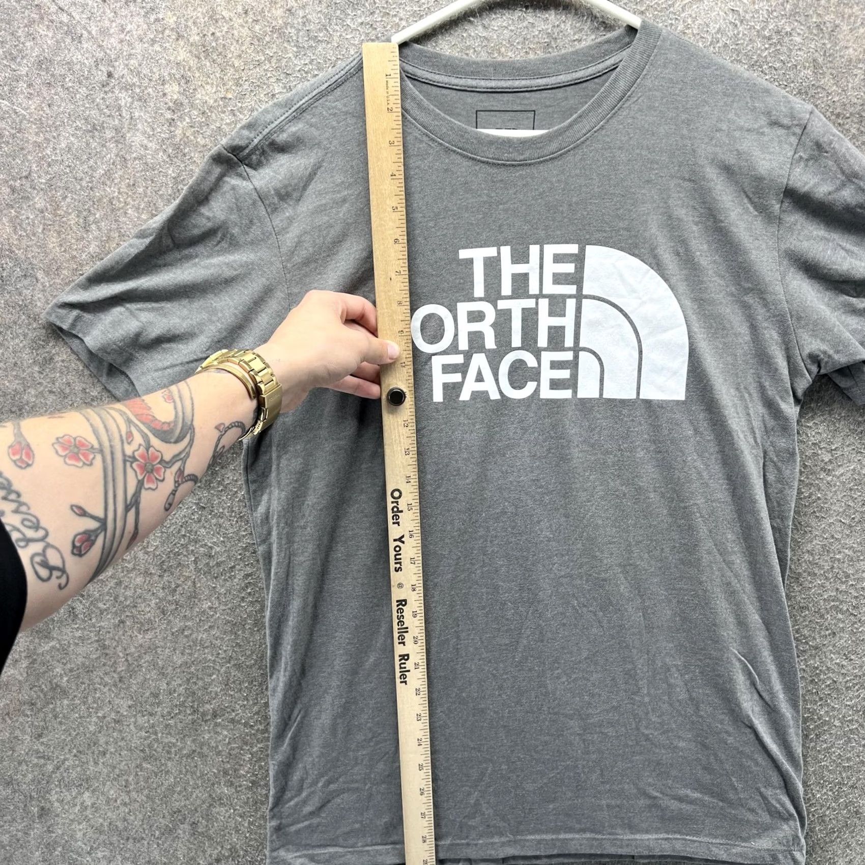 The North Face The North Face Shirt Mens Medium Gray Logo Graphic Tee Tagless Crew Neck Short Sleeve T-Shirt Size US M / EU 48-50 / 2 - 7 Thumbnail