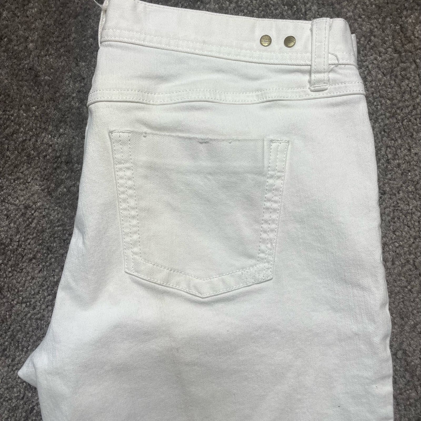 Other NWOT CAbi White Denim Shorts Size 30" / US 8 / IT 44 - 6 Thumbnail