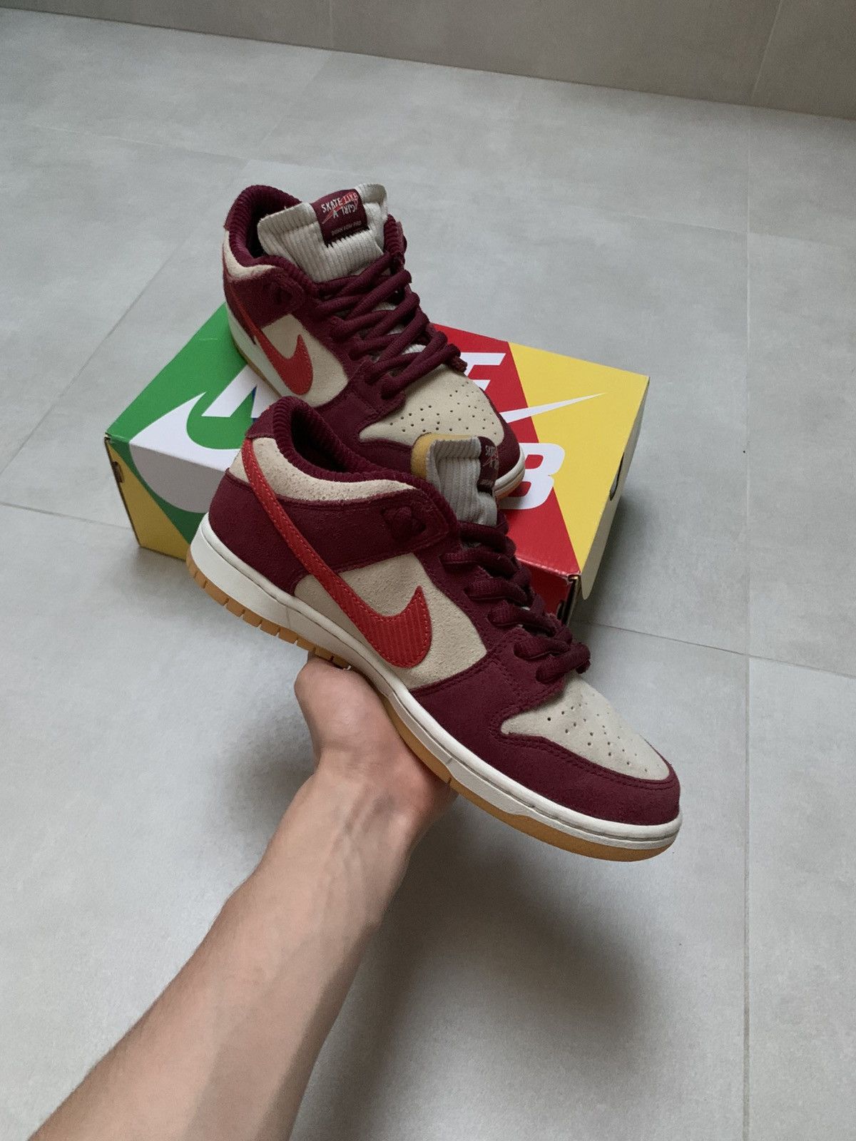 Nike sb dunk skate like a girl