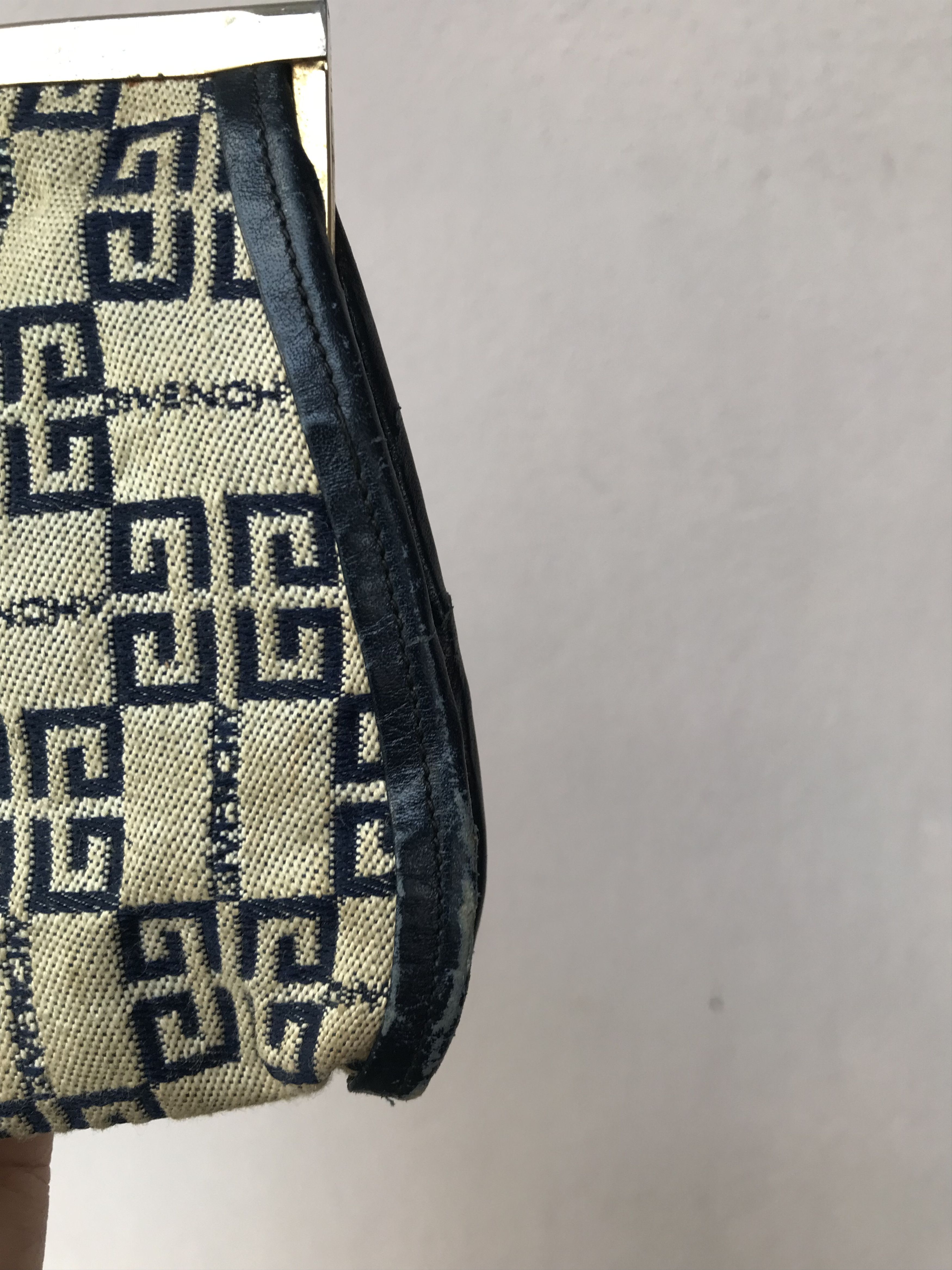Givenchy Vintage Givenchy Purse Size ONE SIZE - 4 Thumbnail