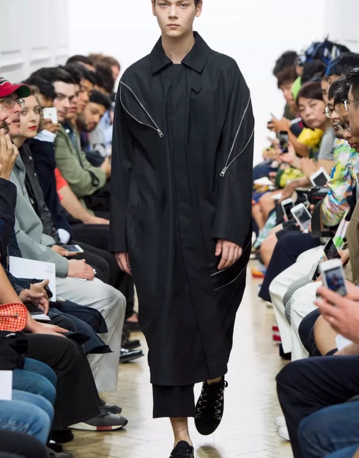 JW Anderson JW ANDERSON SS17 asymmetrical deconstructive trench coat Size US S / EU 44-46 / 1 - 7 Thumbnail