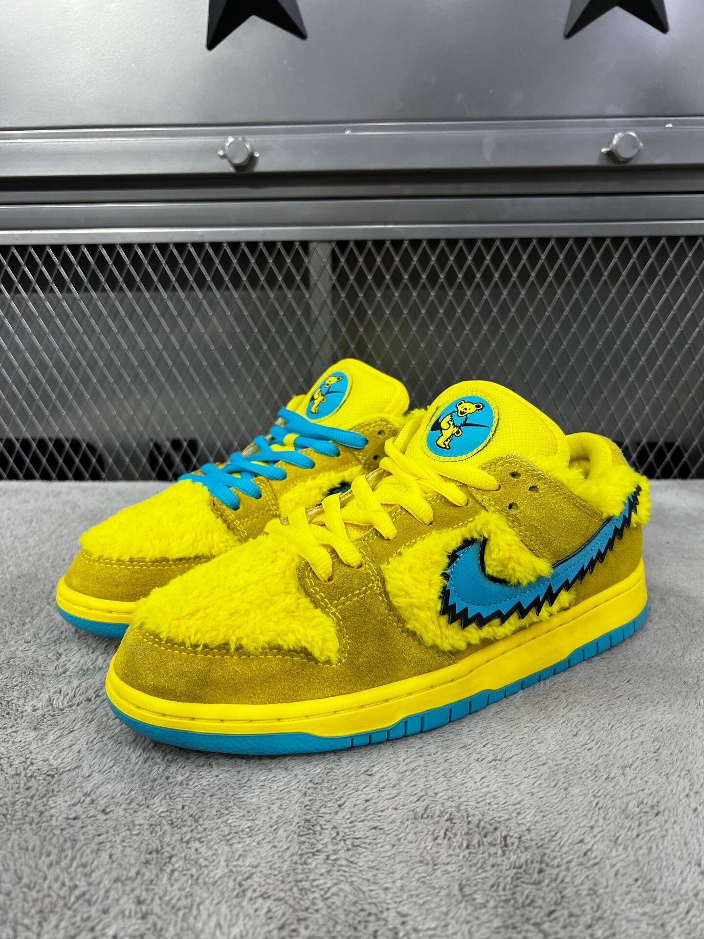 Nike Nike DUNK Yellow Lowtop Sneakers 42 Men Size US 9 / EU 42 - 1 Thumbnail