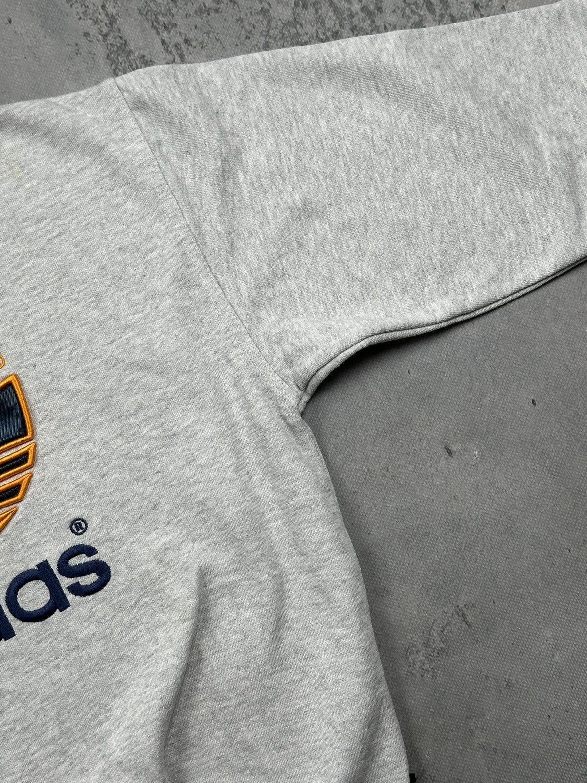 Adidas Vintage Adidas 80s Originals Big Trefoil Sweatshirt Grey 90s Size US S / EU 44-46 / 1 - 12 Thumbnail