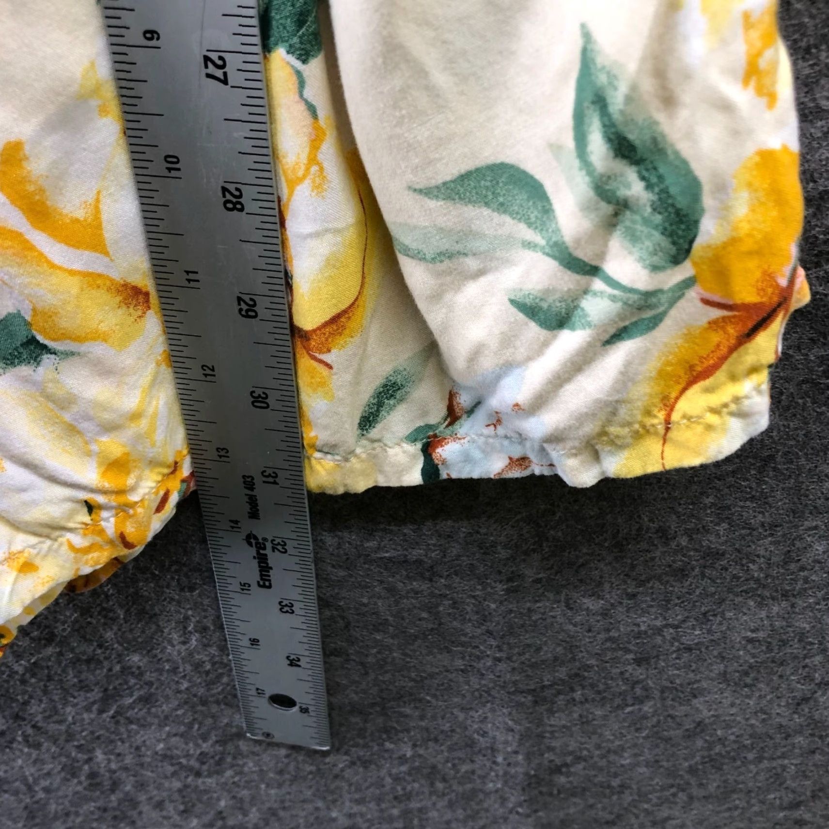 Old Navy VINTAGE Old Navy Floral Sleeveless Romper Women's M Yellow Rayon Smocked Wide-Leg Casual Size 32" / US 10 / IT 46 - 5 Thumbnail