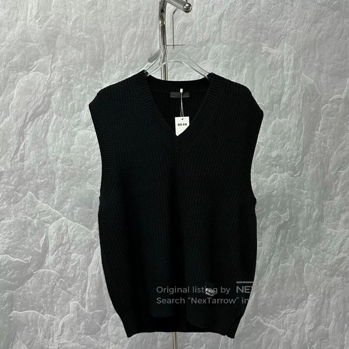 Prada prada logo knitted wool vest size 48. Size US L / EU 52-54 / 3 - 1 Thumbnail