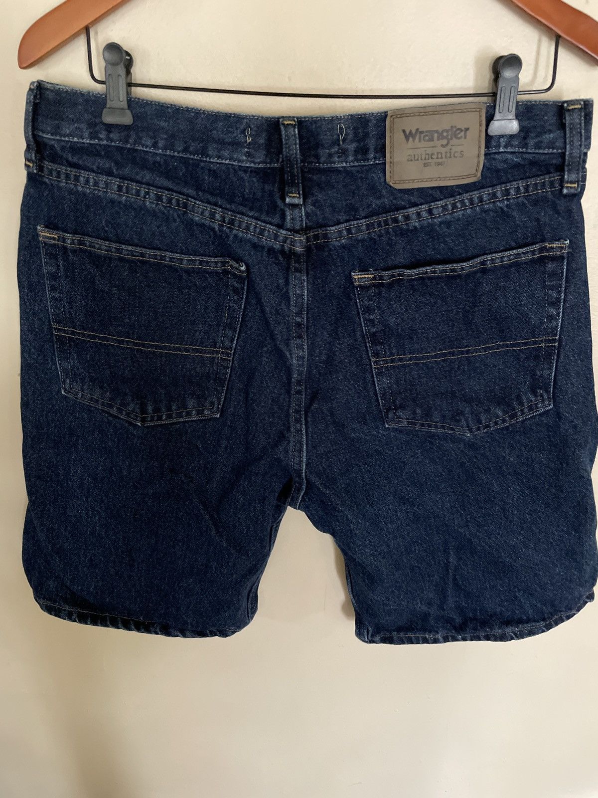 Designer × Wrangler Wrangler Medium Blue Denim Jean Shorts JORTS relaxed fit 33 Size US 33 - 4 Thumbnail