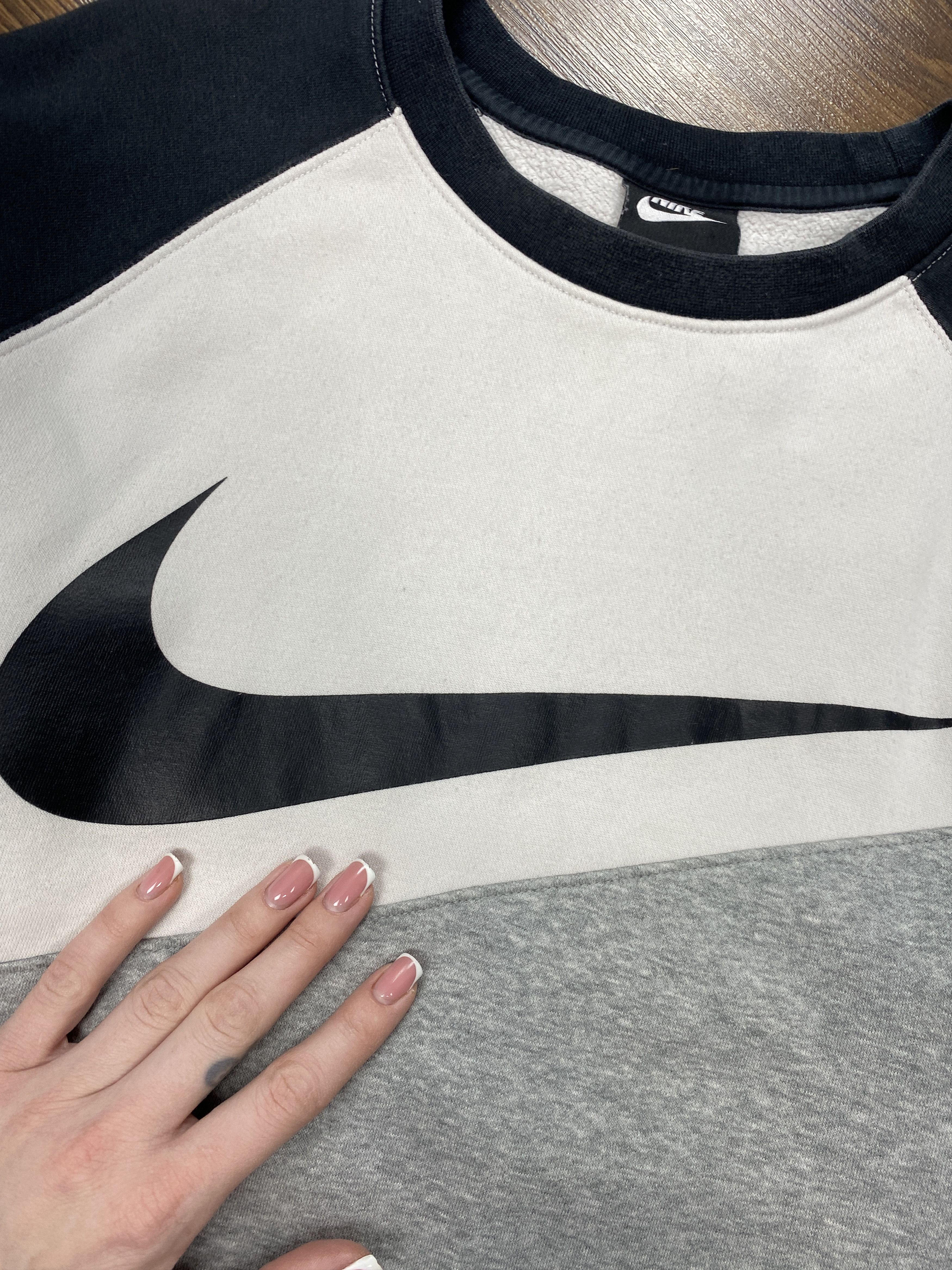 Nike Nike Mens Crew Neck Big Swoosh Sweatshirt Size US L / EU 52-54 / 3 - 3 Thumbnail