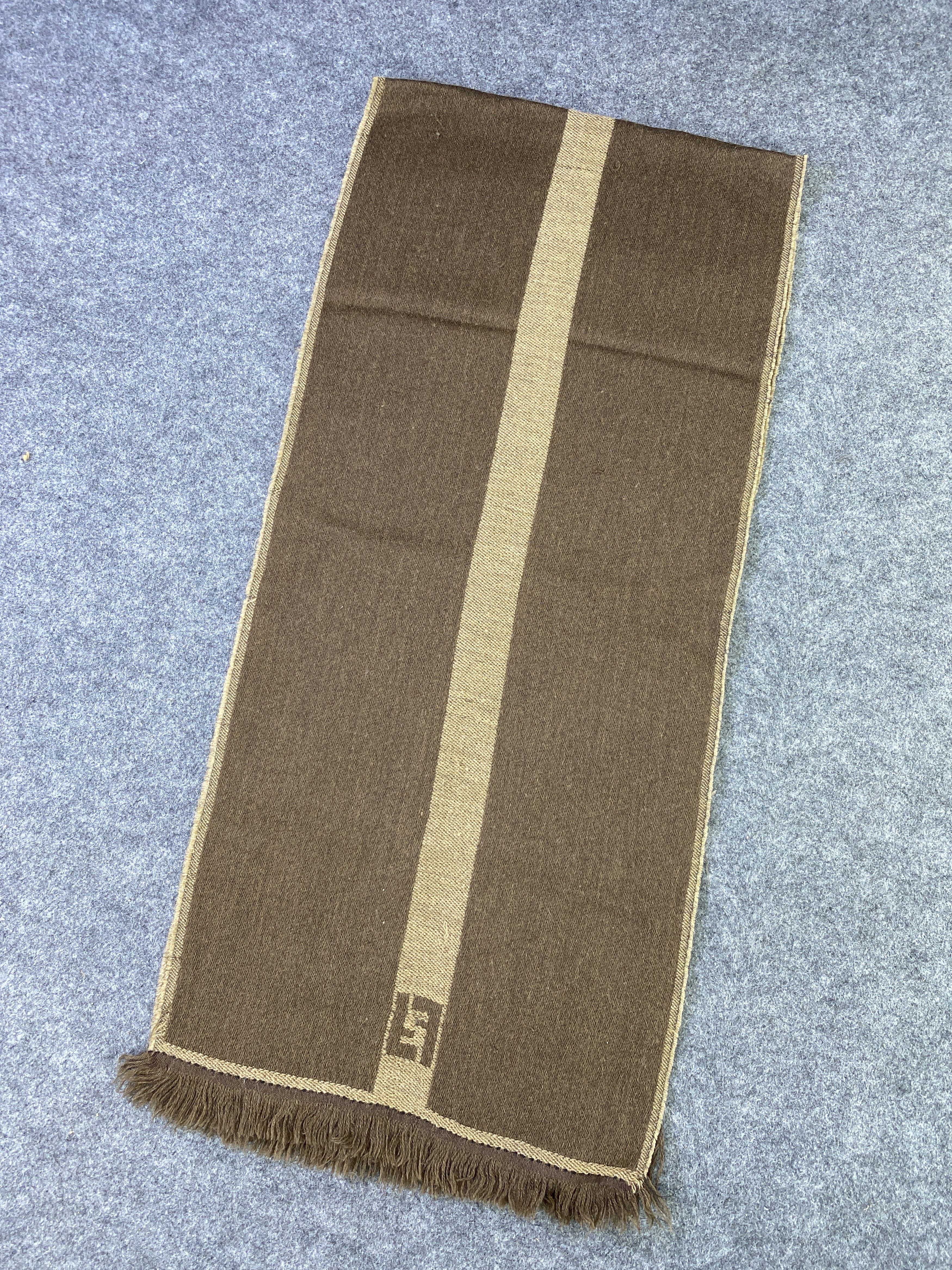 Designer Fendi Missing Tag Scarf / Muffler / Neckwear -T759 Size ONE SIZE - 2 Thumbnail