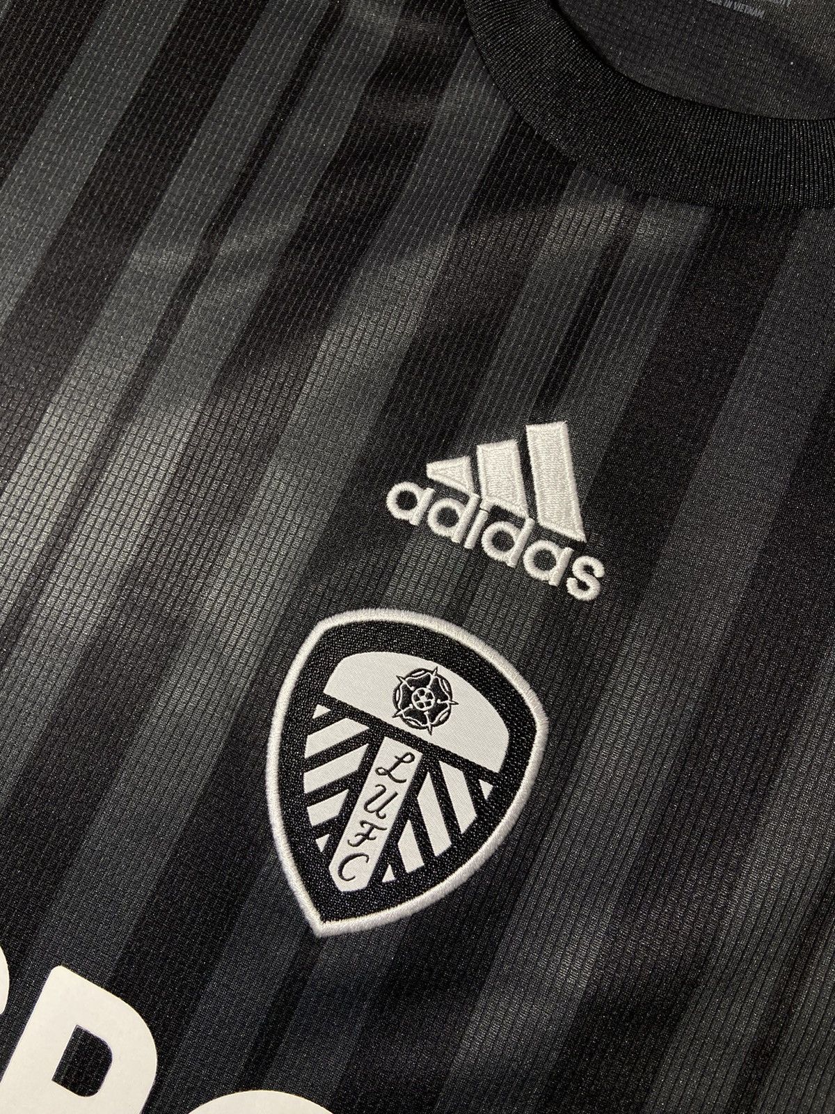 Adidas × Vintage 💥Leeds United Adidas Football Home Soccer Jersey t-shirt‼️ Size US M / EU 48-50 / 2 - 4 Thumbnail