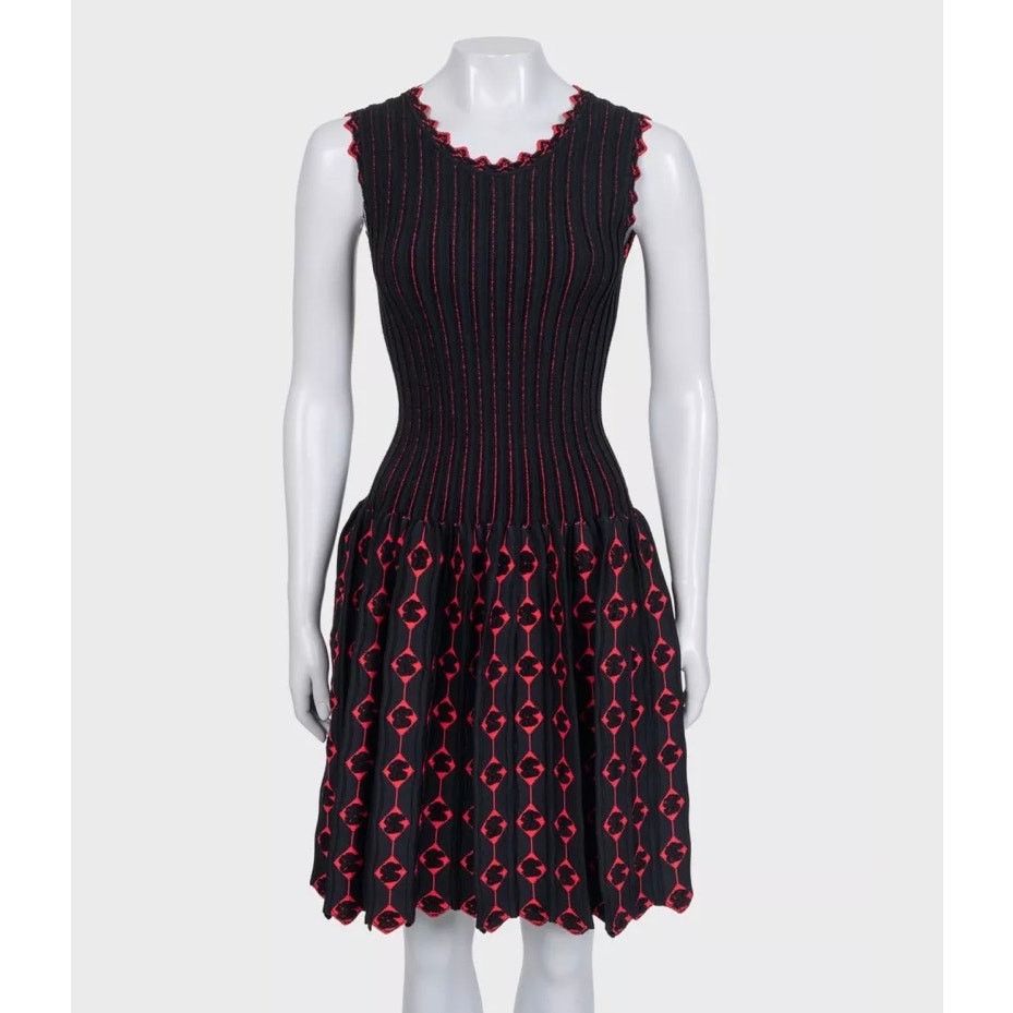 Alaia NWOT Alaïa Black Fitted Sleeveless Dress - IT38/XS Size XS / US 0-2 / IT 36-38 - 1 Thumbnail