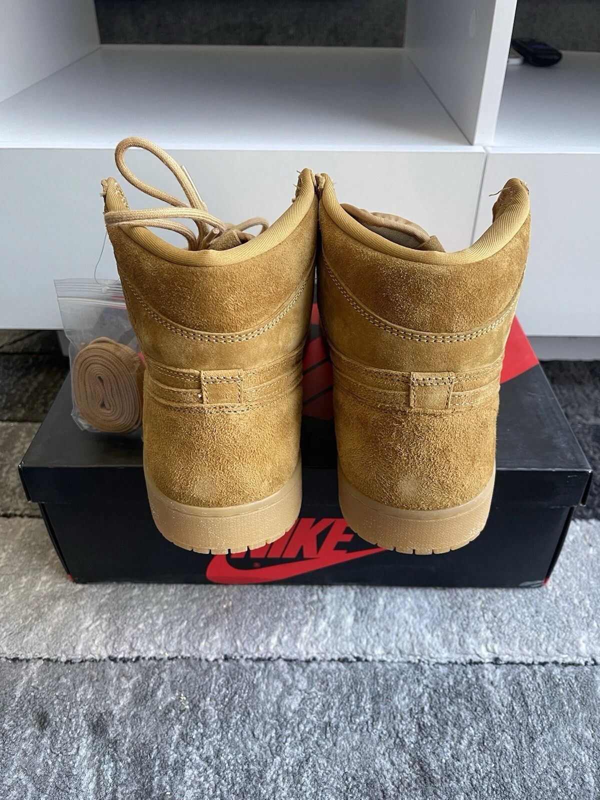 Jordan Brand Air Jordan 1 Retro OG High Wheat Size US 12 / EU 45 - 5 Thumbnail
