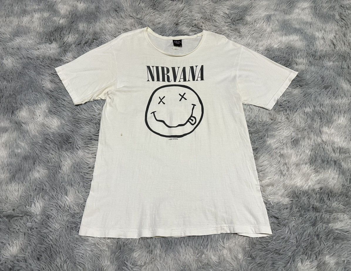 Vintage 🔥Distressed Vintage Nirvana Shirt Size US L / EU 52-54 / 3 - 2 Thumbnail