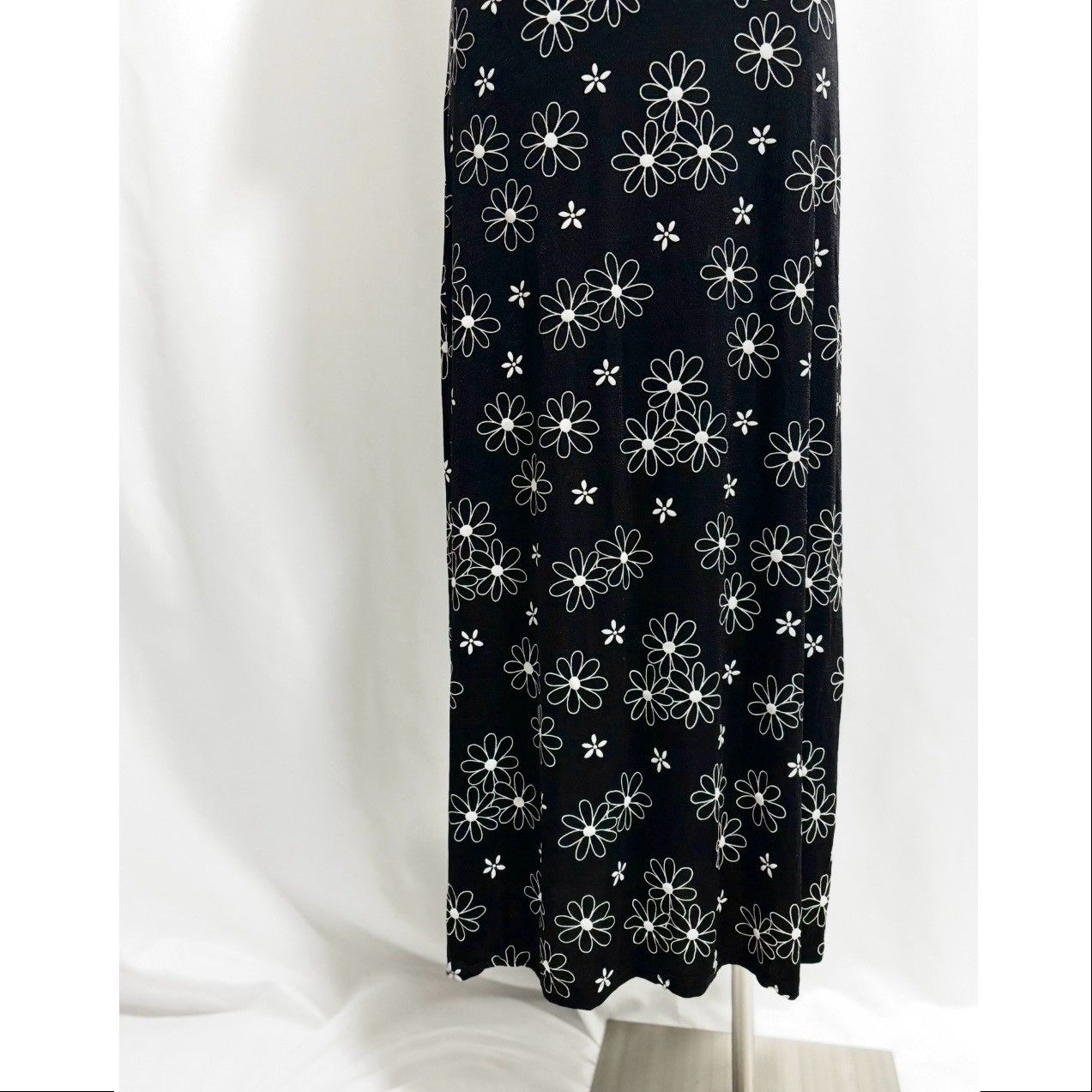 Designer × Other × Vintage Black Maxi Dress White Floral Active USA Size S Repaired Pit Size S / US 4 / IT 40 - 2 Thumbnail