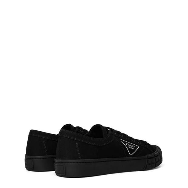 Wheel Low Top Sneakers