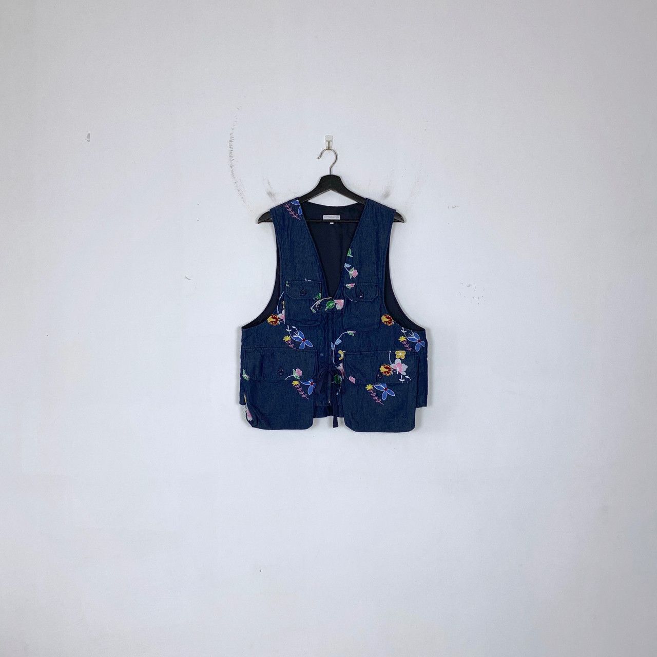 Engineered Garments ENGINEERED GARMENTS INDIGO DENIM FLORAL EMBROIDERY GAME VEST Size US L / EU 52-54 / 3 - 1 Thumbnail