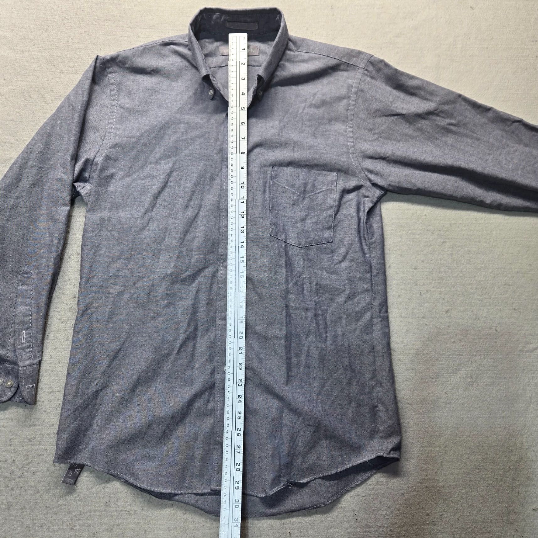 Van Heusen Van Heusen Shirt Gray Solid Button-Up Long Sleeve Men 15.5 All Seasons Casual Formal Workwear Dress Shirts Mens Size US L / EU 52-54 / 3 - 6 Thumbnail
