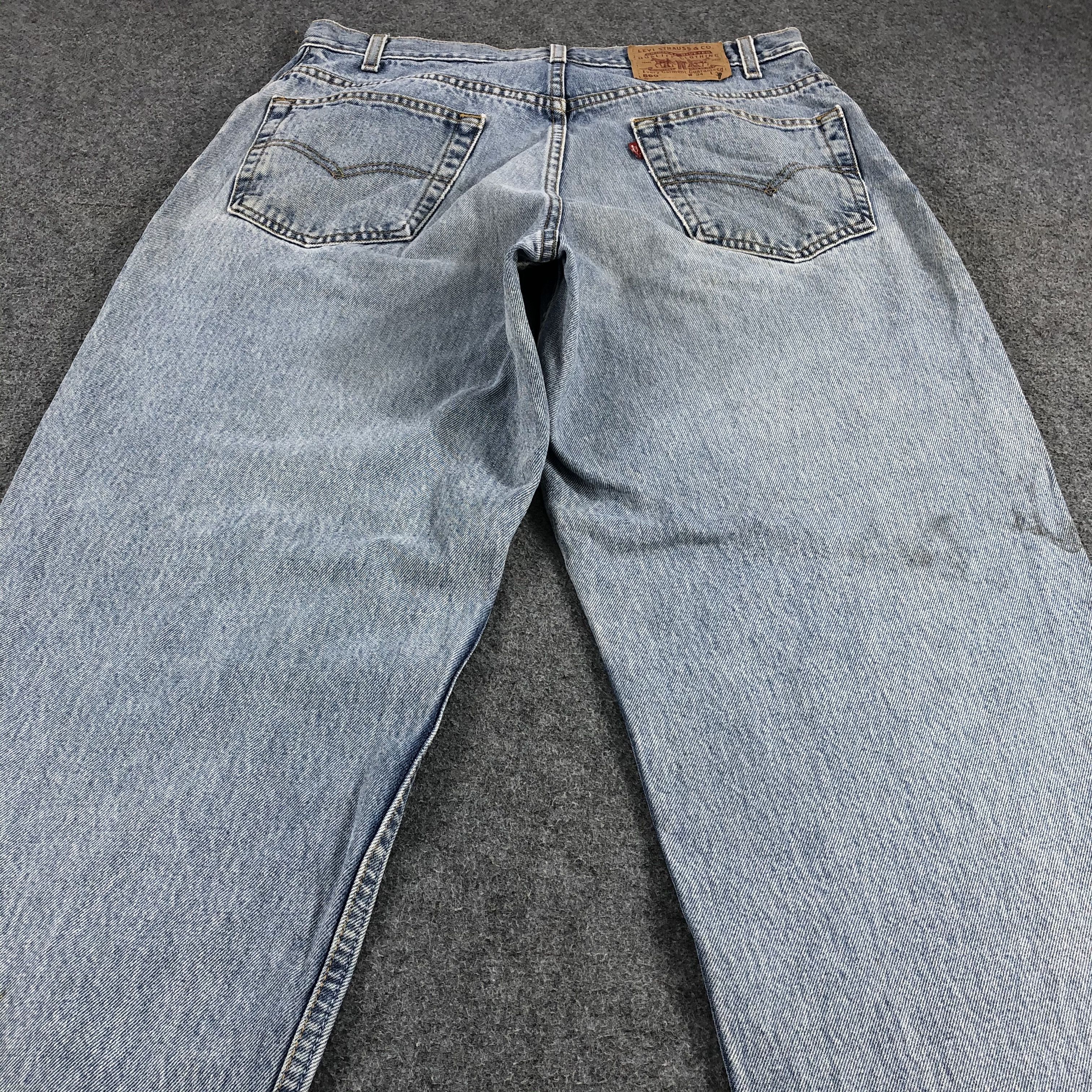 Levi's Vintage Levis 560 Jeans Light Wash Denim KJ546 Size US 32 / EU 48 - 4 Thumbnail