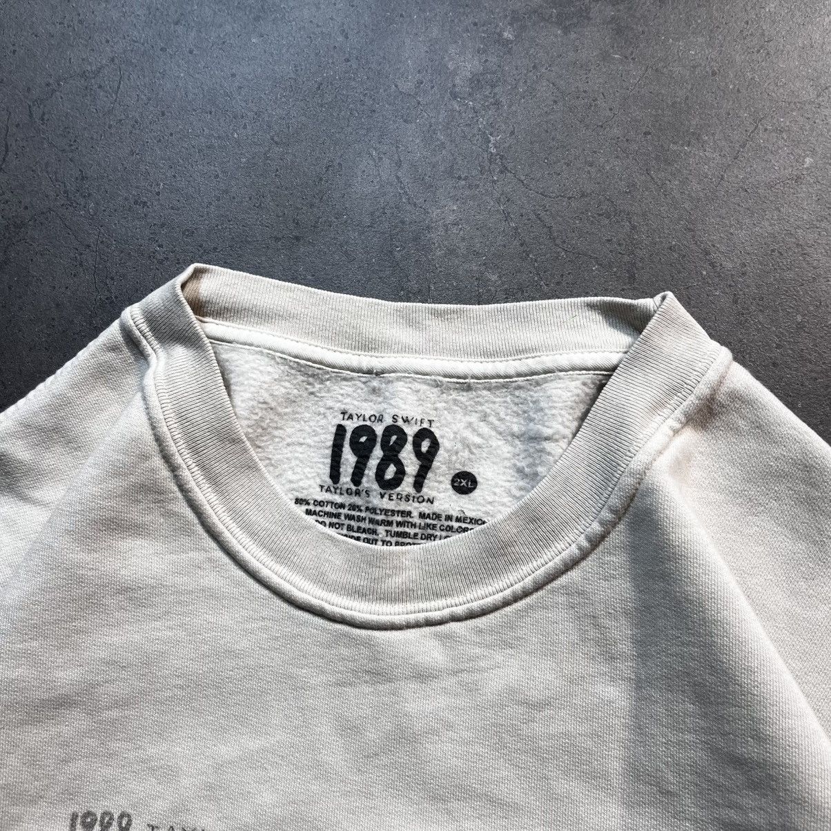 Band Tees Rare Taylor Swift 1989 Taylors Version Crewneck Sweatshirt Size US XL / EU 56 / 4 - 7 Thumbnail