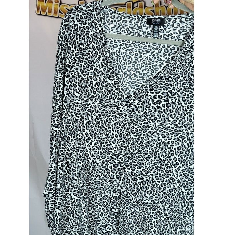 Jones New York Jones New York Gray Leopard Animal Print Blouse Size XL Size XL / US 12-14 / IT 48-50 - 4 Thumbnail