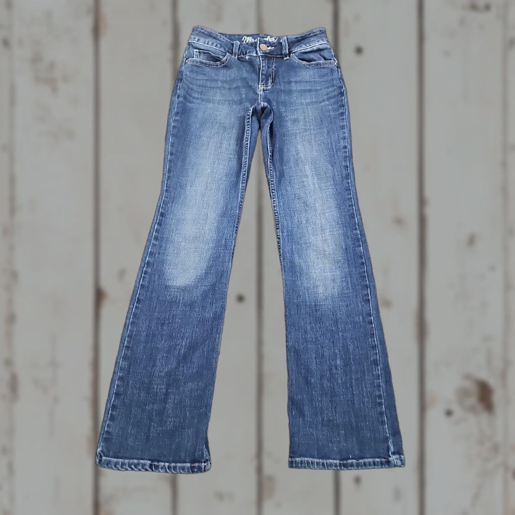 Wrangler Wrangler Jeans Womens 3 Bootcut Low Rise Dark Wash Western Stretch Denim 24x31 Size 26" / US 2 / IT 38 - 1 Thumbnail