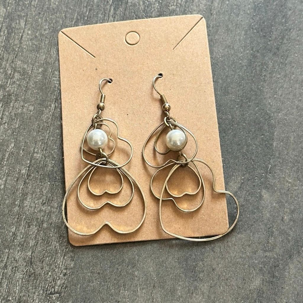 Other gold white pearly dangly heart shaped earrings Size ONE SIZE - 1 Thumbnail