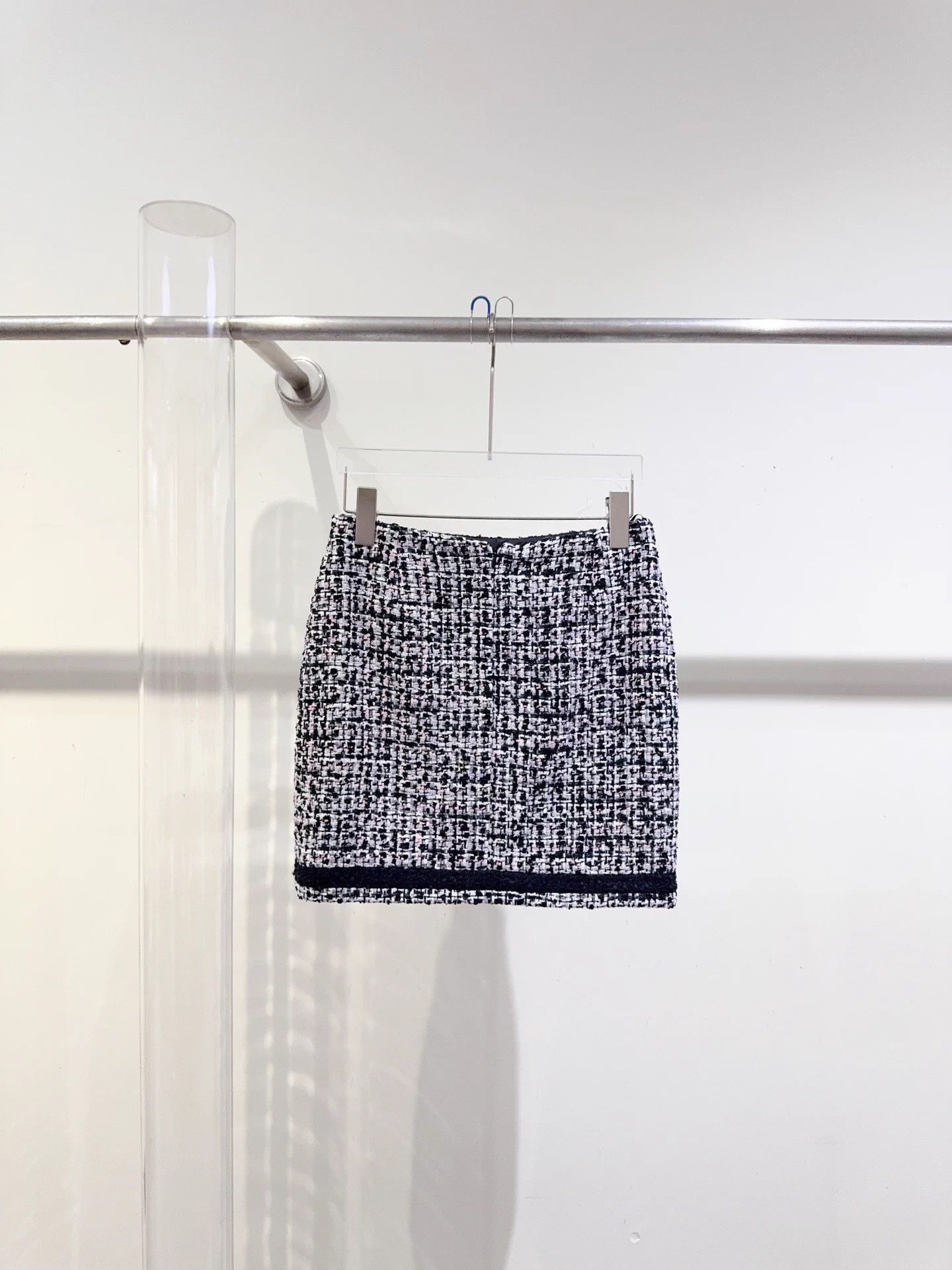 Chanel Chanel 23P Tweed Skirt Women's Size 34 Like New Size 25" / US 0 / IT 36 - 3 Thumbnail
