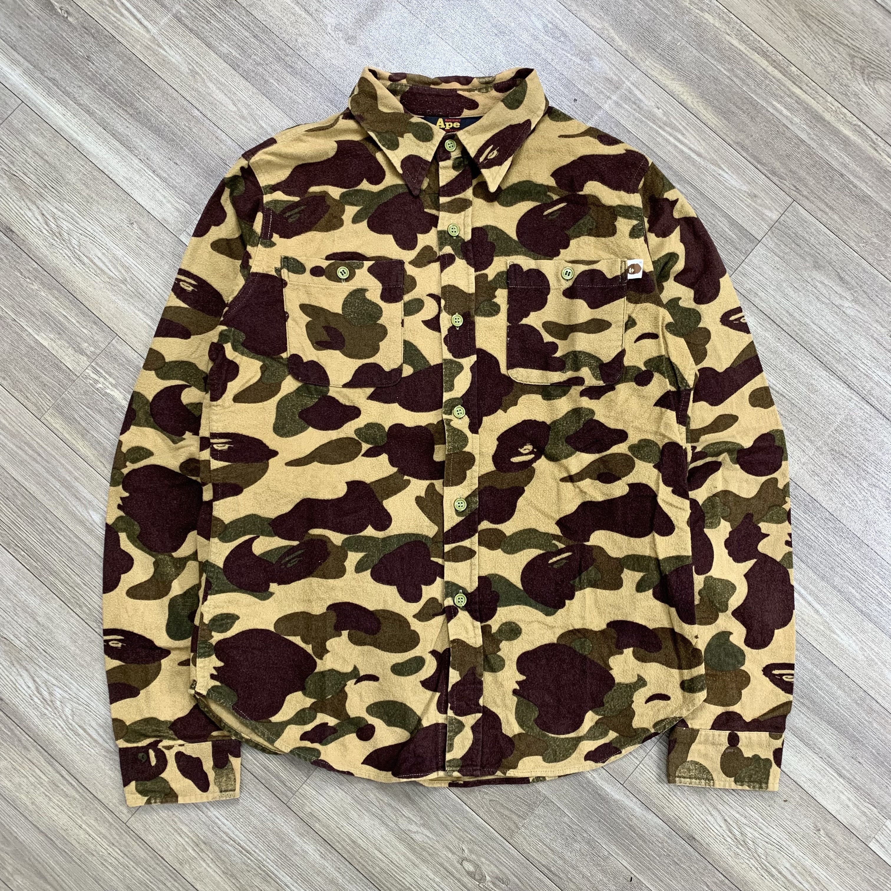 Bape Vintage A Bathing Ape Iconic Camouflage Flanel Shirt Size US M / EU 48-50 / 2 - 1 Thumbnail