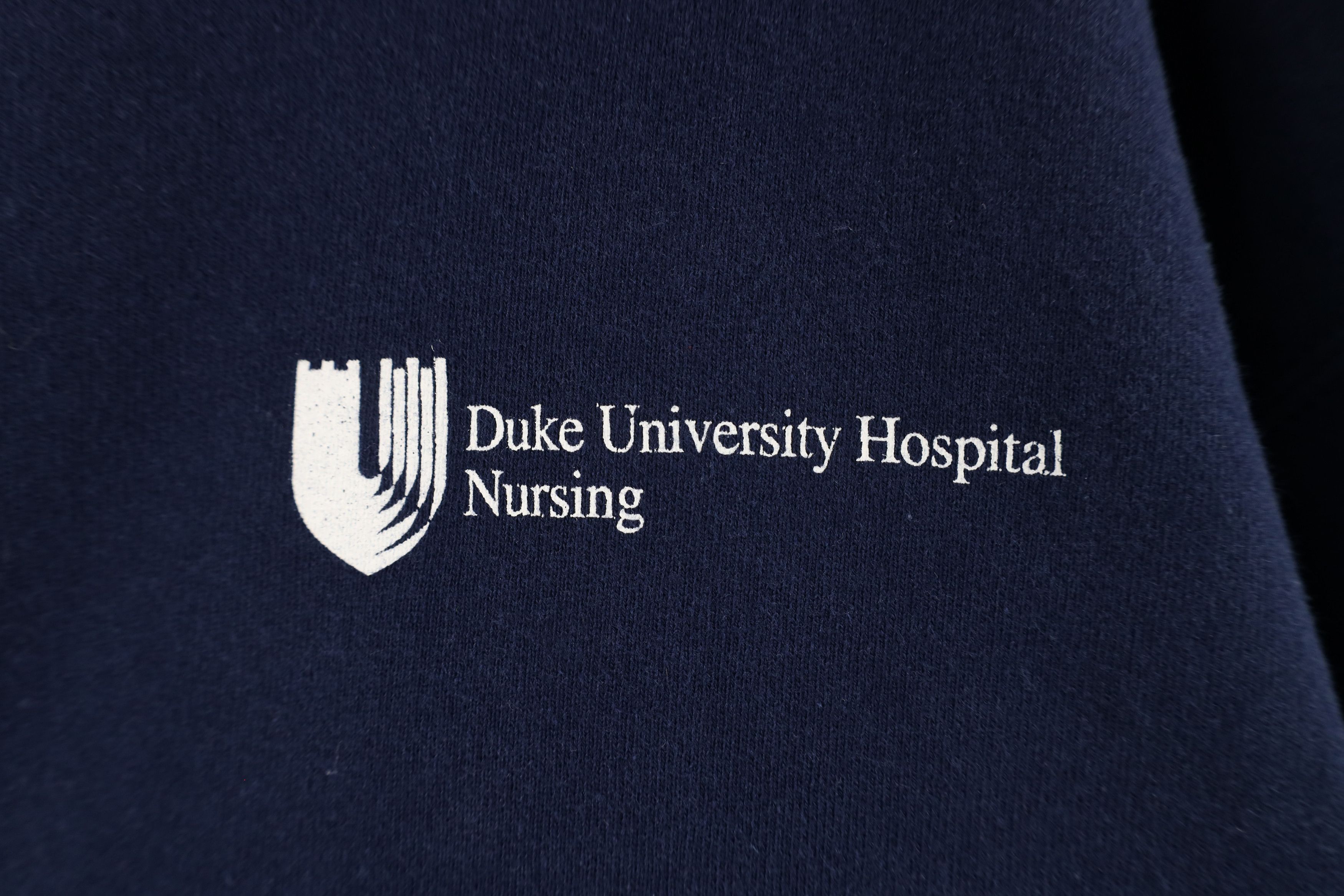 Vintage Vintage 90s University Hospital Heavyweight Sweatshirt Size US XL / EU 56 / 4 - 4 Thumbnail